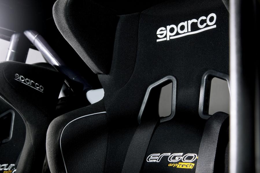 Детали интерьера Scion xD Rally Car 2013 года  (фото 3 из 9)